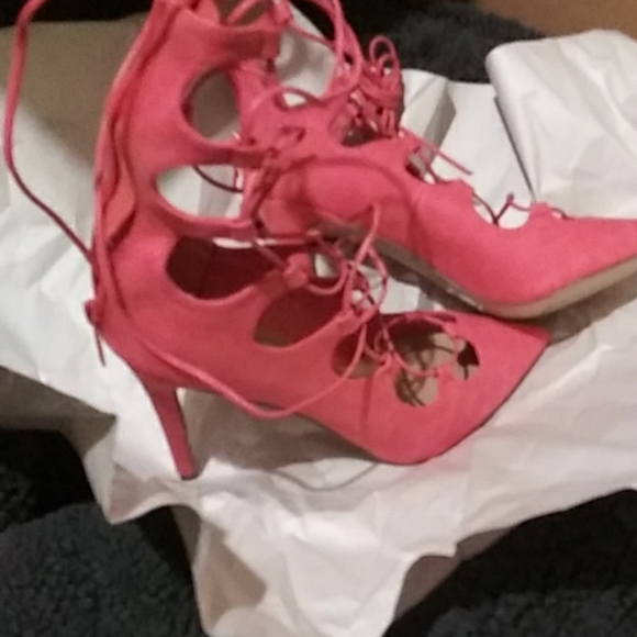 Shoes - Picture 6 of 6